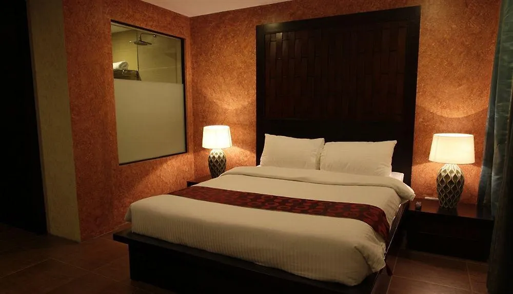 Home Crest Hotel Davao 3*,  Philippines