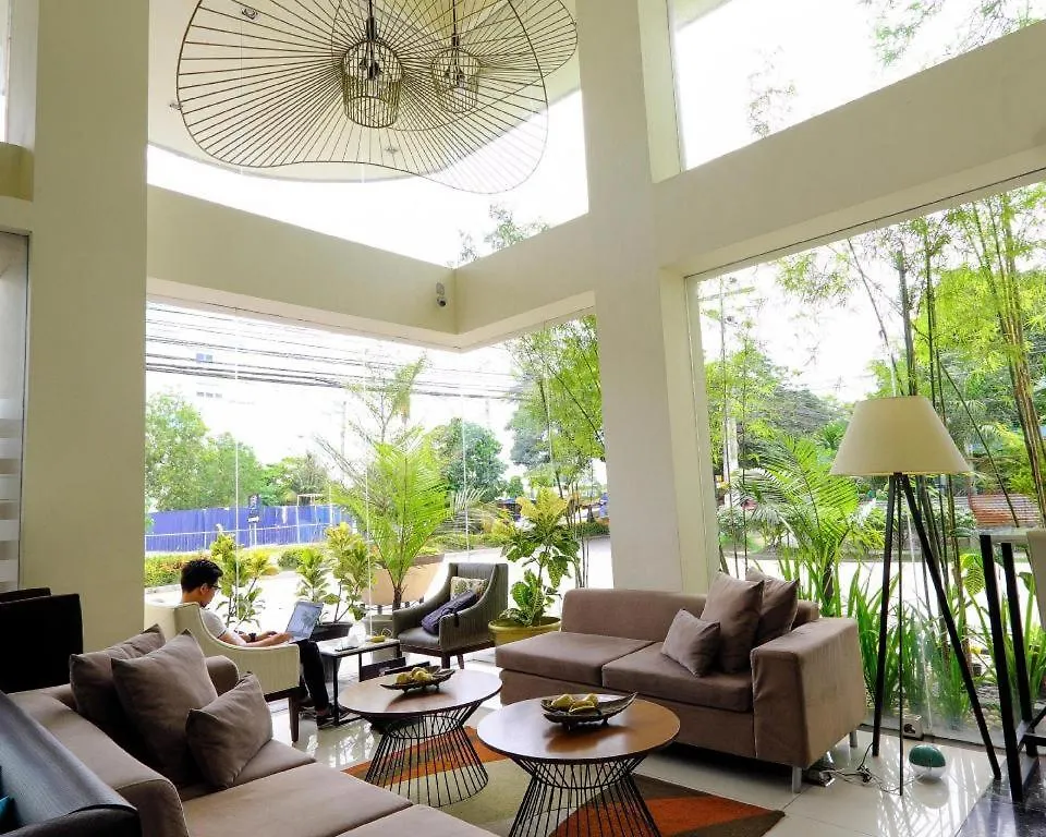 Home Crest Hotel Davao