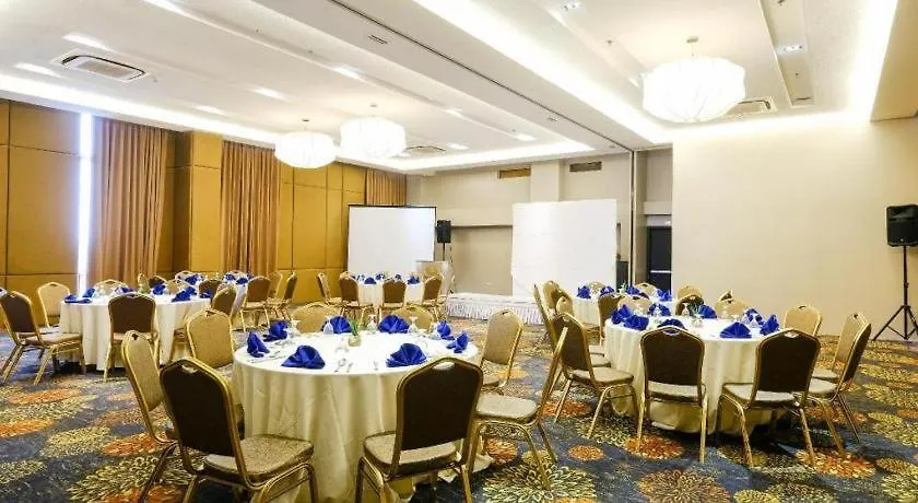 Home Crest Hotel Davao 3*,  Philippines