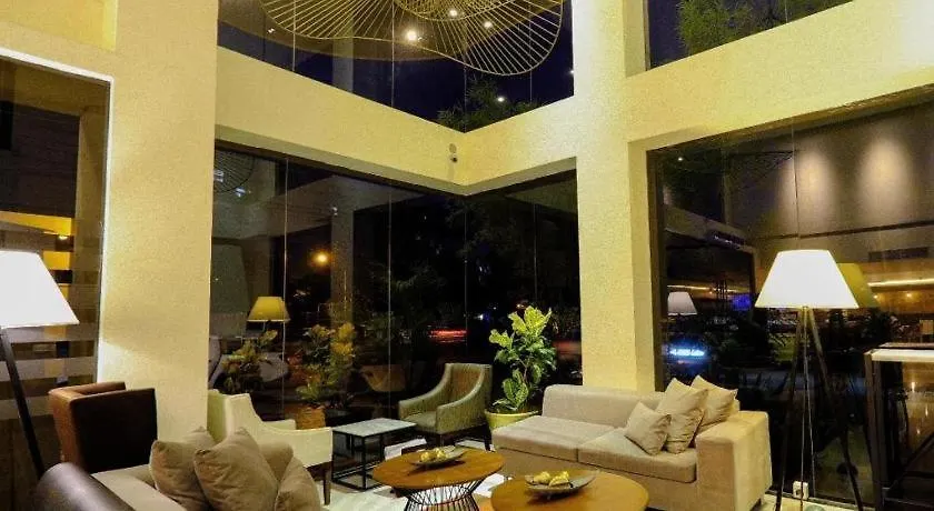 Home Crest Hotel Davao