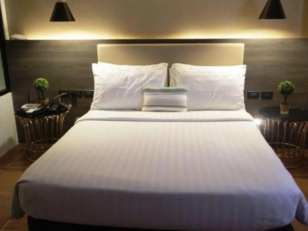 Home Crest Hotel Davao