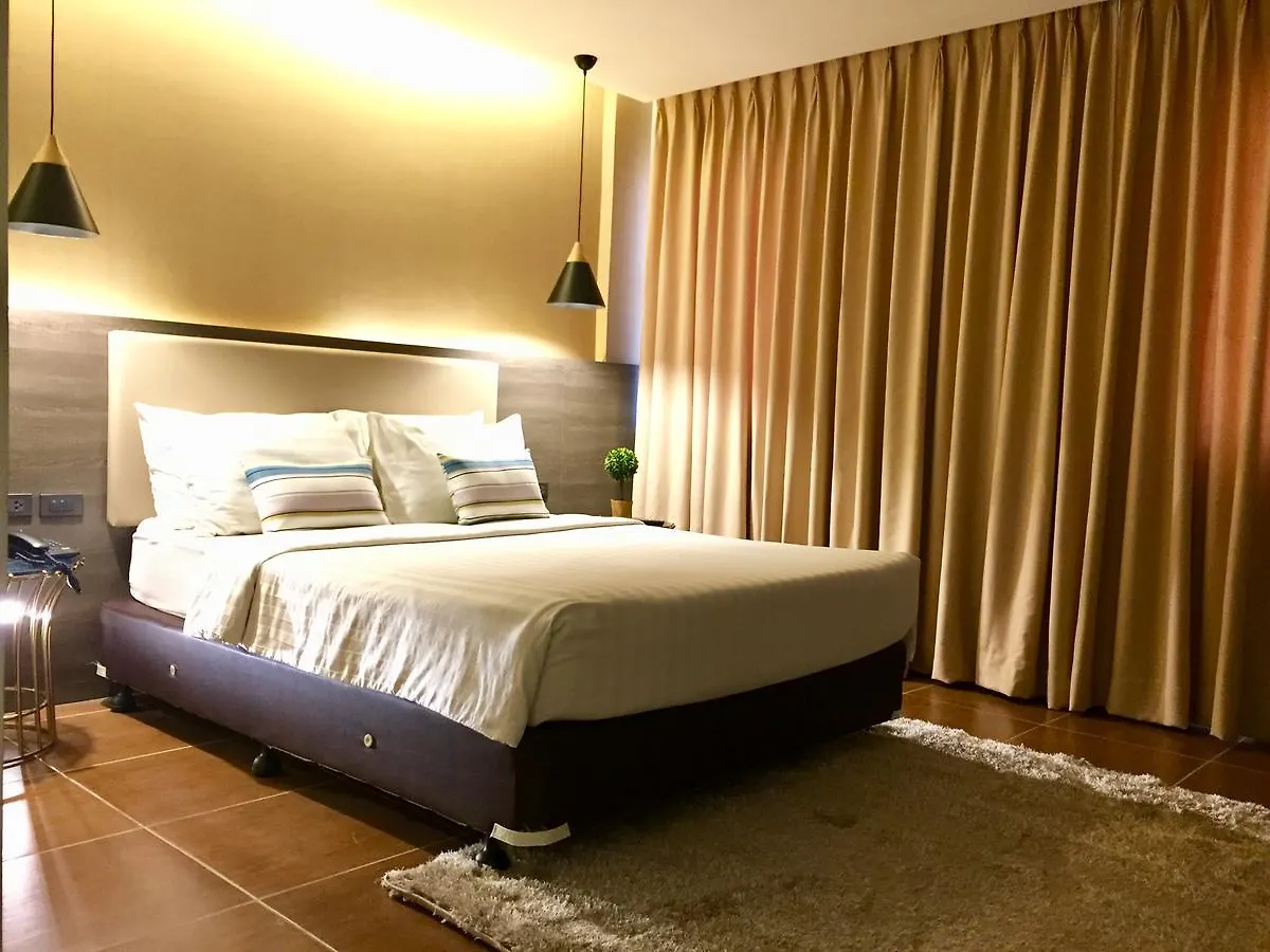Home Crest Hotel Davao 3*,