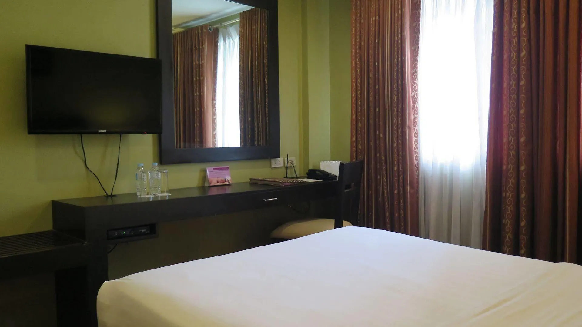 Home Crest Hotel Davao