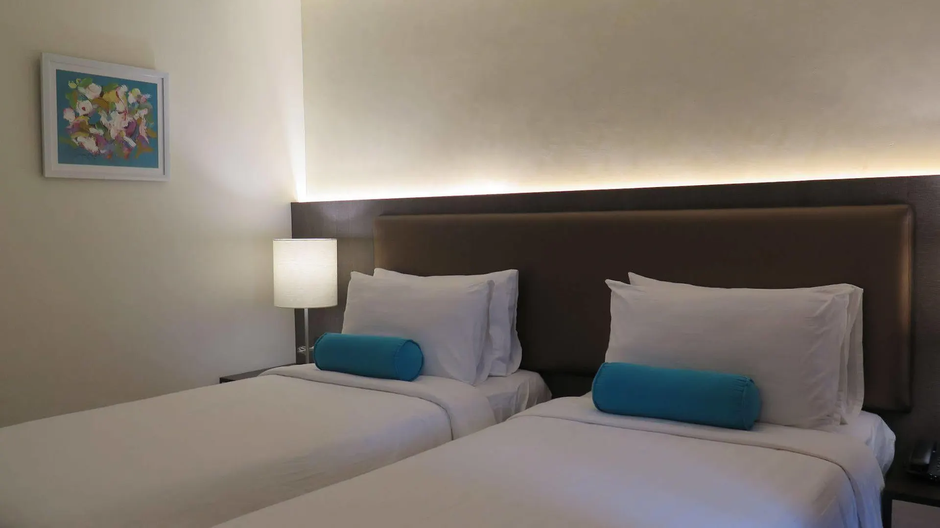 Home Crest Hotel Davao 3*,