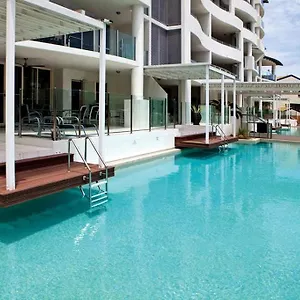 Waters Edge Aparthotel Cairns